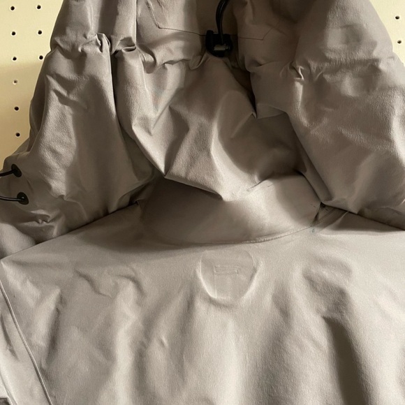 Arc’teryx BETA LT Jacket - Picture 4 of 6